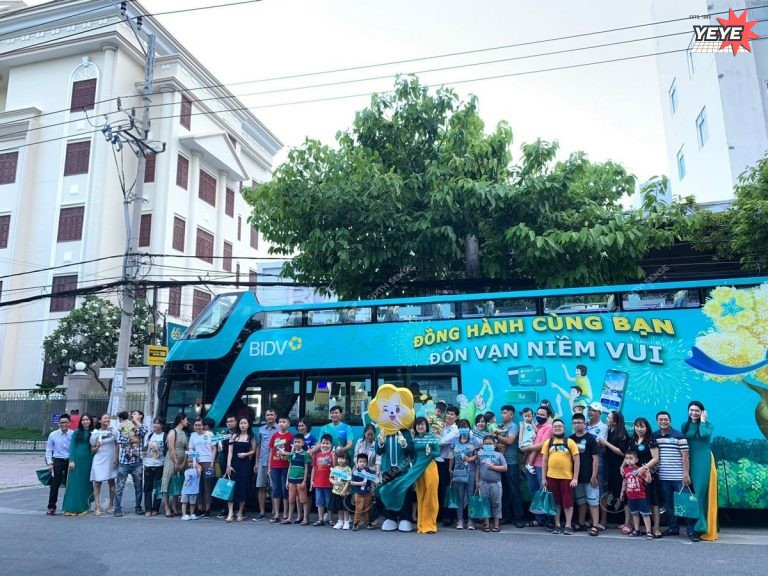 Dịch vụ tổ chức chạy road show Ninh Bình với xe bus 2 tầng (1)