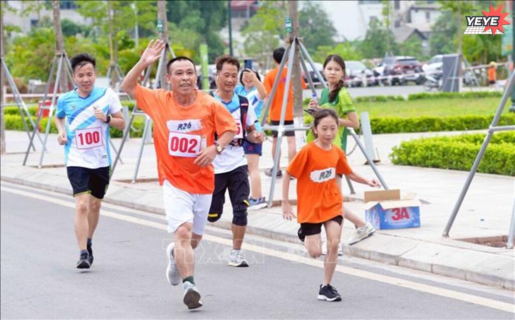 Khai mạc tổ chức giải chạy Marathon Sơn La Elite Hill 2024 (2)