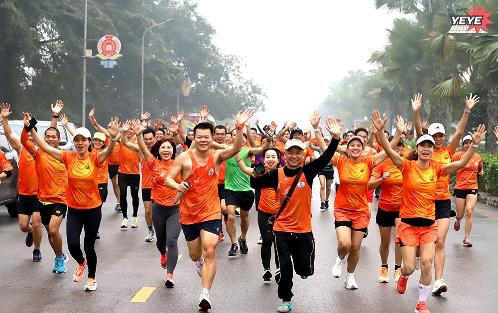 VĐV tham gia tổ chức giải chạy Marathon Việt Trì Phú Thọ 6000 người (2)